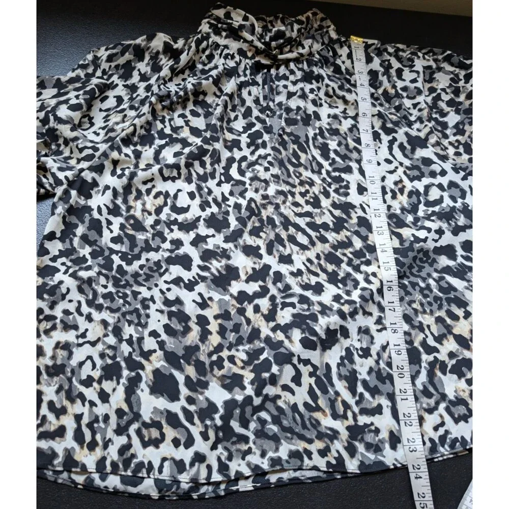 Vince Camuto Top Printed Mock-Neck Cutout Ruffle Sleeve Animal Print Size Large